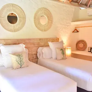 Ak'na Hotel